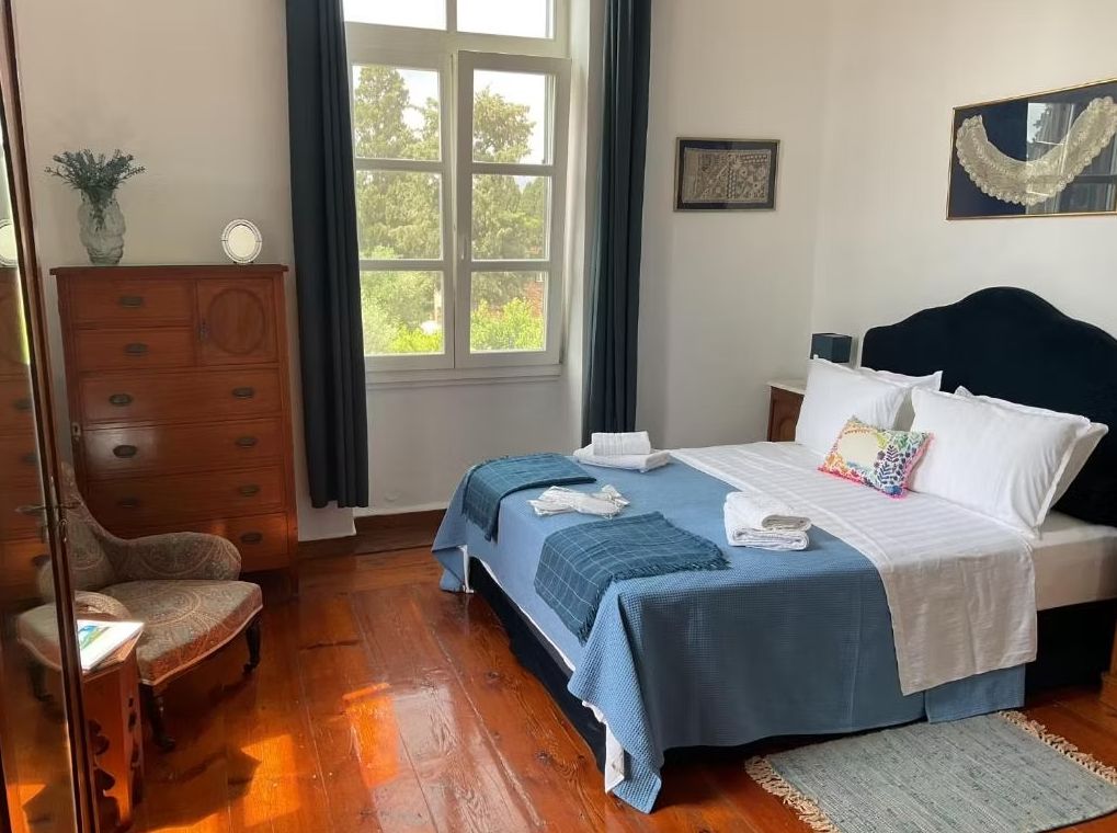 Bedroom in a Kampos house