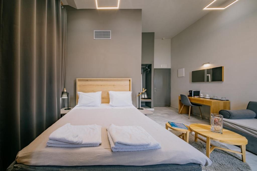 Modern double bedroom